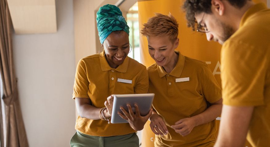 Capacitación en Hospitalidad: explore el potencial de la tecnología para capacitar a una fuerza laboral diversa